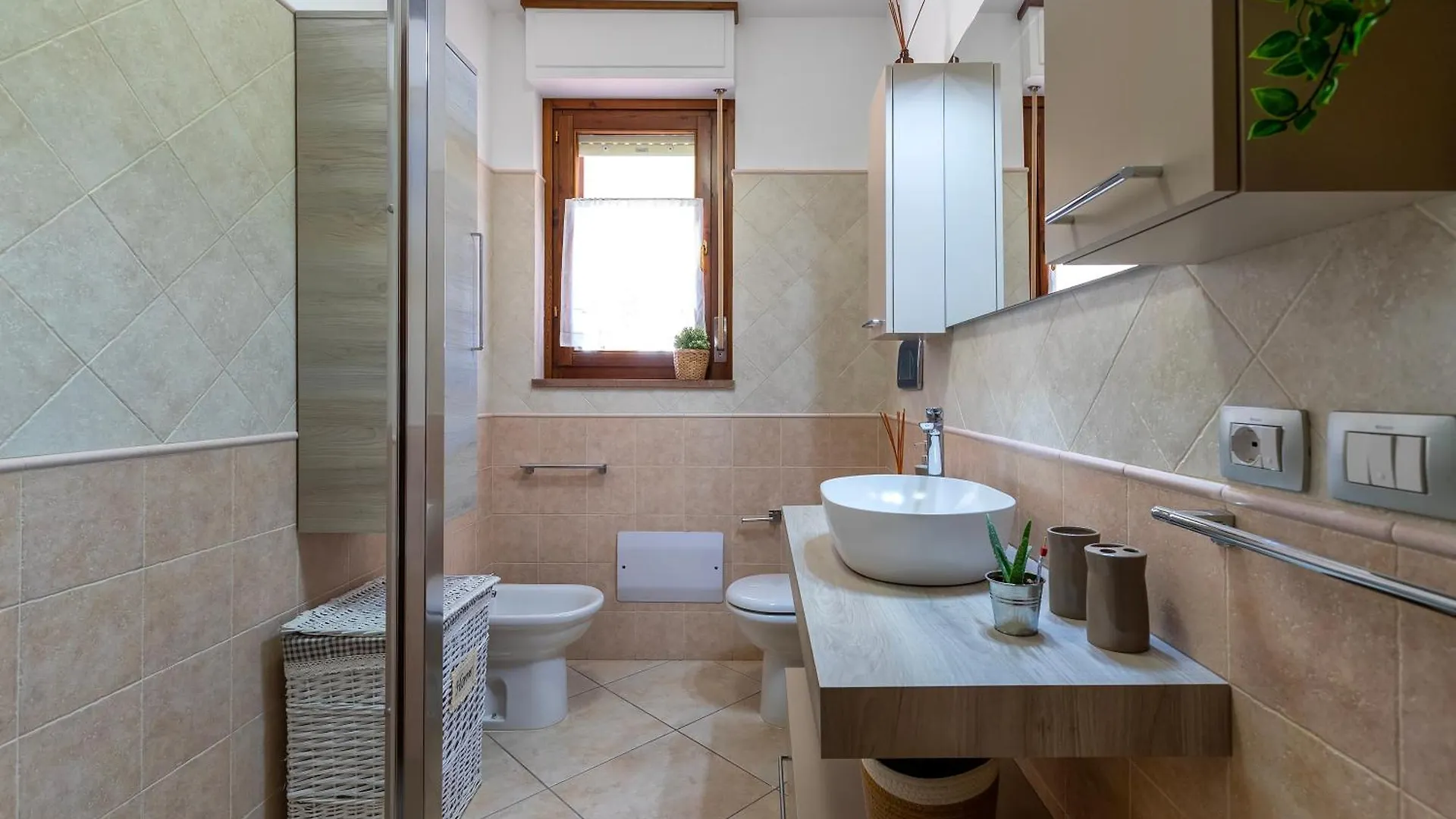 Sardinia Re - White Olive Apartman Alghero